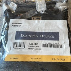 NWT  Dooney & Bourke Letter Carrier handbag! Updated photos
